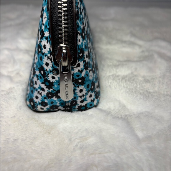 Michael Kors Jet Set Blue Floral Makeup Bag - Picture 3 of 7